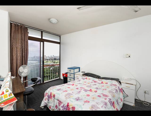 3 BEDROOM APARTMENT TO LET IN ESSENWOOD